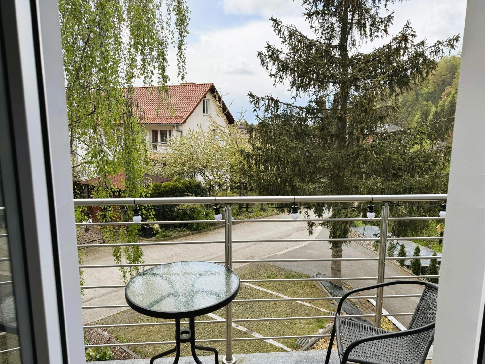 Apartamenty Wczasowa - Komfort Z Narciarnia Кудова-Здрой Екстериор снимка